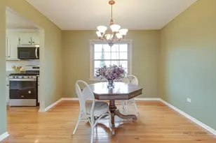 6952 Revere Ct, Gurnee, IL 60031 - Photo 10