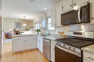 6952 Revere Ct, Gurnee, IL 60031 - Photo 12