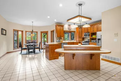 601 Ridgelawn Trail, Batavia, IL 60510 - Photo 14