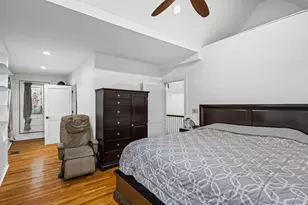 5226 W Eddy St, Chicago, IL 60641 - Photo 22