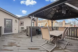 5226 W Eddy St, Chicago, IL 60641 - Photo 4