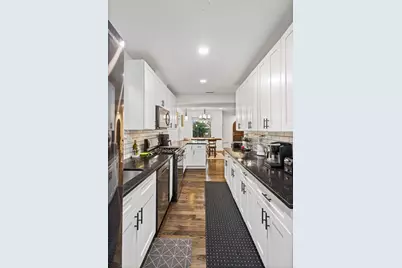 5226 W Eddy Street, Chicago, IL 60641 - Photo 18