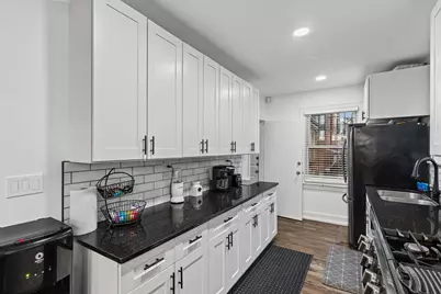 5226 W Eddy Street, Chicago, IL 60641 - Photo 16