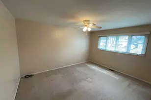 900 Georgean Ln, Schaumburg, IL 60193 - Photo 14