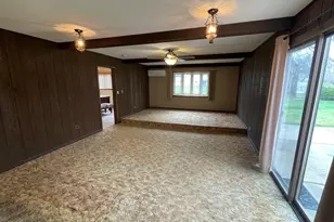 900 Georgean Ln, Schaumburg, IL 60193 - Photo 8