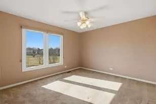 681 Castlerea Ln, Des Plaines, IL 60016 - Photo 34