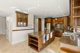 681 Castlerea Ln, Des Plaines, IL 60016 - Photo 24