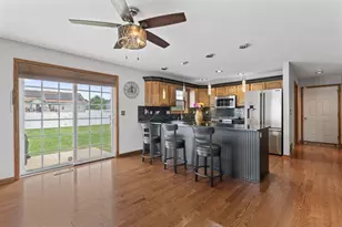 925 Magnolia Dr, Bourbonnais, IL 60914 - Photo 12