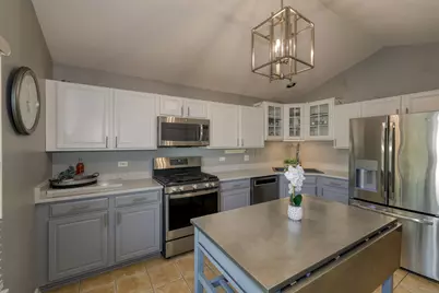 [Address not provided], Warrenville, IL 60555 - Photo 8