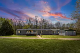 2689 Paul Rd, Salem, IL 62881 - Photo 2