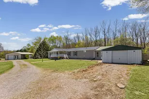 2689 Paul Rd, Salem, IL 62881 - Photo 6