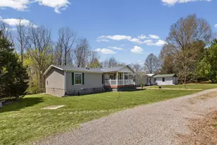 2689 Paul Rd, Salem, IL 62881 - Photo 4