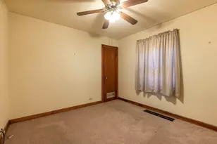 10535 S Peoria St, Chicago, IL 60643 - Photo 2