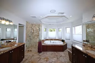 175 Lagoon Dr, Northfield, IL 60093 - Photo 28