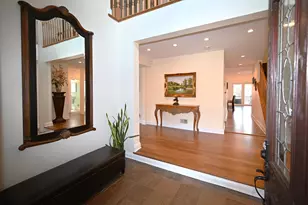 175 Lagoon Dr, Northfield, IL 60093 - Photo 2