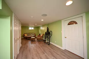 175 Lagoon Dr, Northfield, IL 60093 - Photo 50