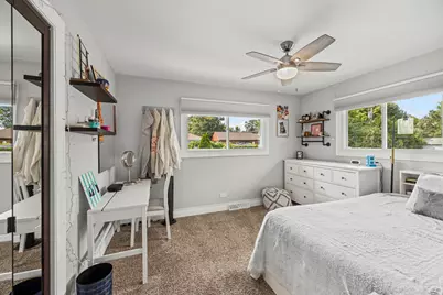 130 S Elm Tree Lane, Elmhurst, IL 60126 - Photo 12