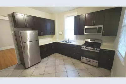 111 N Center Street #2R, Joliet, IL 60435 - Photo 2