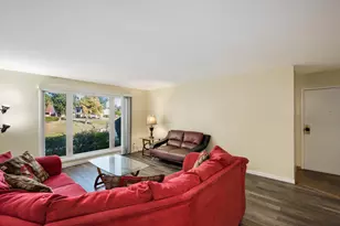 1322 S New Wilke Rd, Arlington Heights, IL 60005 - Photo 8