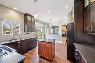 6 Kingsbrooke Ct, Bolingbrook, IL 60440 - Photo 6