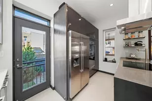 1529 N Harding Ave, Chicago, IL 60651 - Photo 12