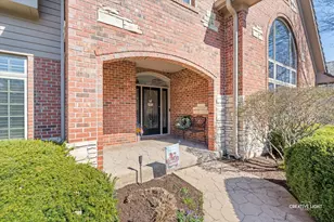 119 Settlers Dr, Naperville, IL 60565 - Photo 2