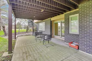 211 Briarwood Pass, Oak Brook, IL 60523 - Photo 36