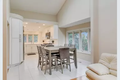 211 Briarwood Pass, Oak Brook, IL 60523 - Photo 12