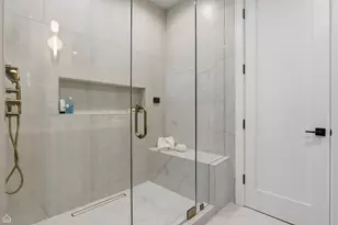 2156 N Claremont St, Chicago, IL 60647 - Photo 16