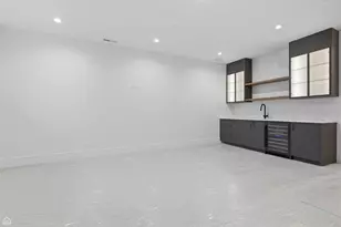 2156 N Claremont St, Chicago, IL 60647 - Photo 26