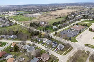 946 Pin Oak Cir, Cary, IL 60013 - Photo 28