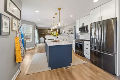 946 Pin Oak Circle, Cary, IL 60013 - Photo 4