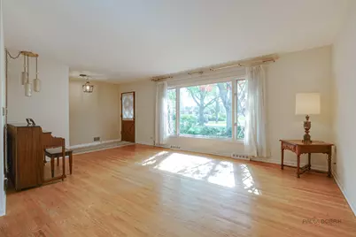 1407 N Douglas Avenue, Arlington Heights, IL 60004 - Photo 8