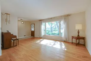1407 N Douglas Ave, Arlington Heights, IL 60004 - Photo 8
