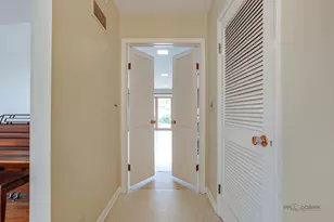 1407 N Douglas Ave, Arlington Heights, IL 60004 - Photo 4