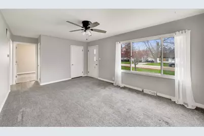 239 Maplewood Drive, Antioch, IL 60002 - Photo 6