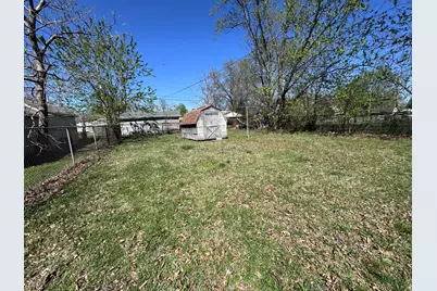 712 Rhodes Street, Centralia, IL 62801 - Photo 12