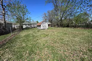 712 Rhodes St, Centralia, IL 62801 - Photo 12