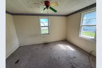 712 Rhodes Street, Centralia, IL 62801 - Photo 6