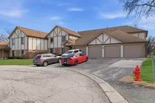 825 Thornton Ct, Schaumburg, IL 60193 - Photo 2