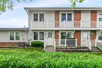 321 Fairchild Court #B, Bloomingdale, IL 60108 - Photo 2