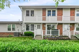 321 Fairchild Ct, Bloomingdale, IL 60108 - Photo 2
