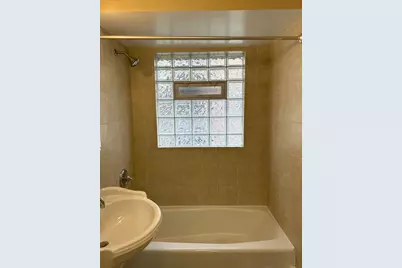 [Address not provided], La Grange, IL 60525 - Photo 24