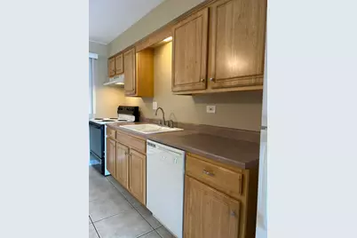 [Address not provided], La Grange, IL 60525 - Photo 8