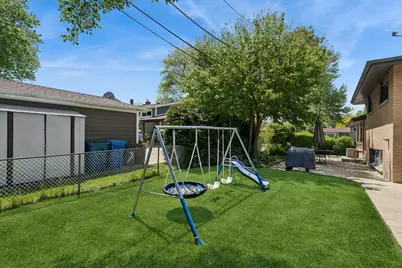 801 E Greenwood Drive, Mount Prospect, IL 60056 - Photo 18