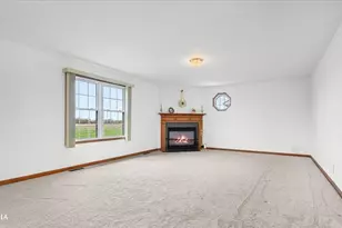 2136 N 34th Rd, Ottawa, IL 61350 - Photo 14