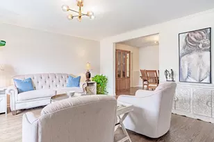 3890 Gregory Dr, Northbrook, IL 60062 - Photo 4