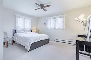 3890 Gregory Dr, Northbrook, IL 60062 - Photo 12