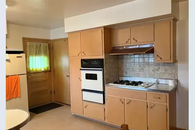 109 S Reedwood Drive, Joliet, IL 60436 - Photo 6