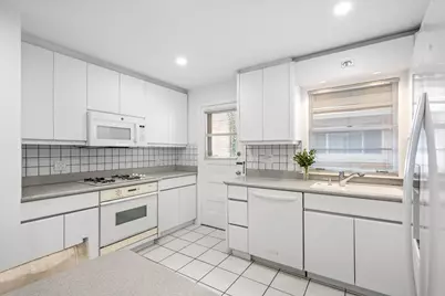 7012 N Kenton Avenue, Lincolnwood, IL 60712 - Photo 8